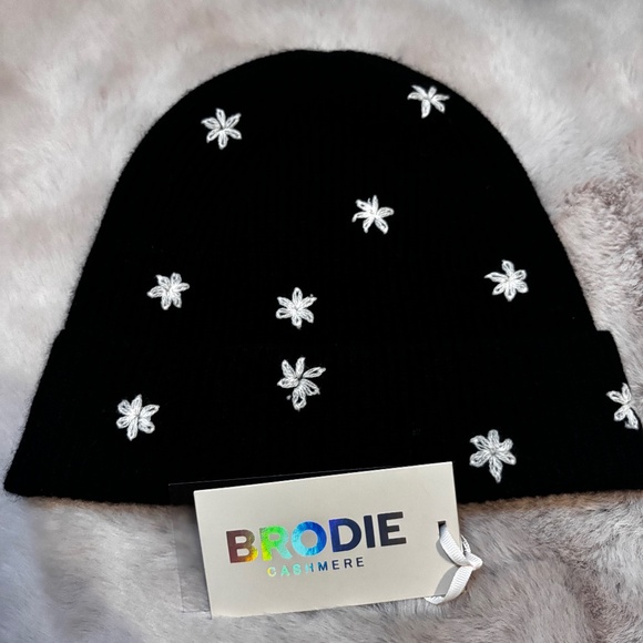 Brodie Embroidery Cashmere Flower Hat Black/White OS main image 3
